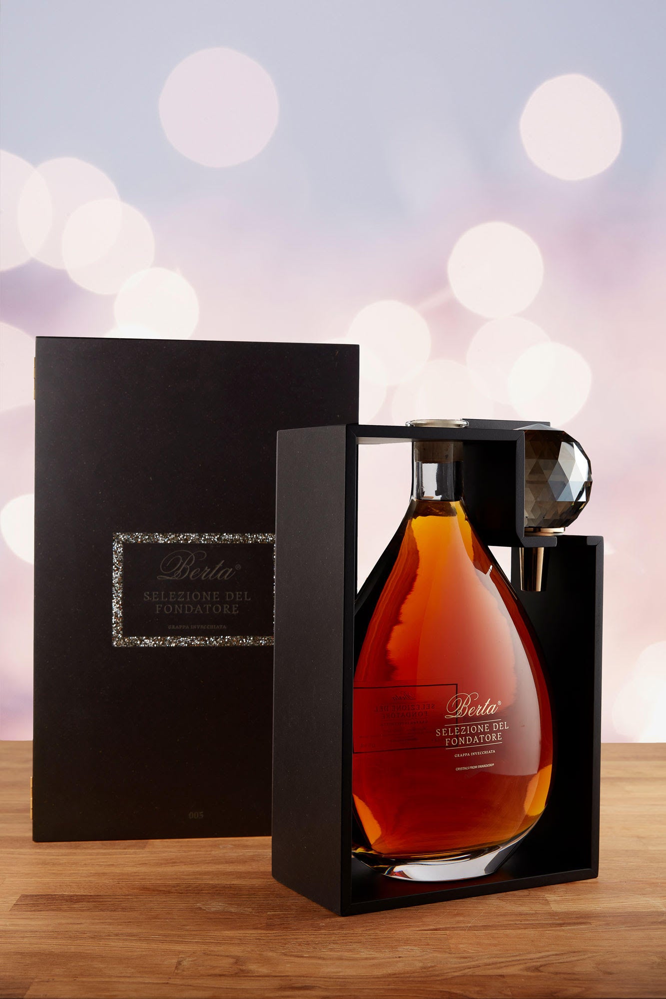 Paolo Berta Grappa – Edeldestillat aus Italien mit Swarovski-Zierverschluss